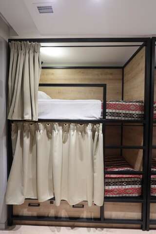 Отель Andor Hotel Ереван Кровать в общем номере для женщин с 4 кроватями-3
